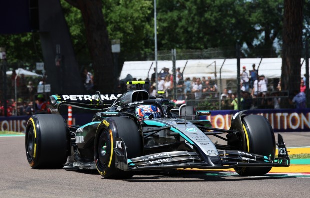 Max überrascht in Imola und gewinnt 